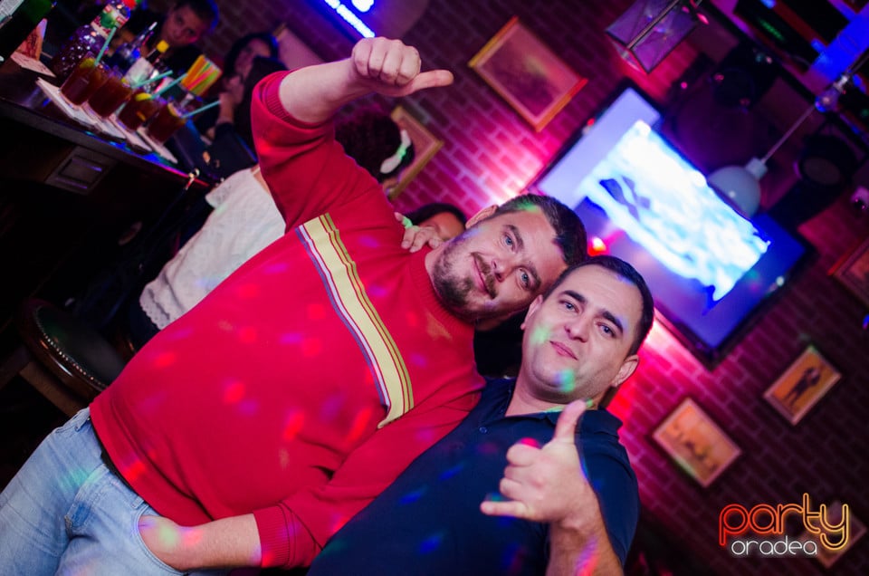 Saturday Madness, Green Pub