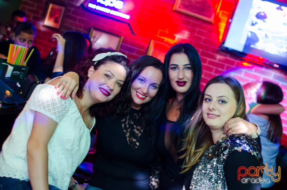 Saturday Madness, Green Pub