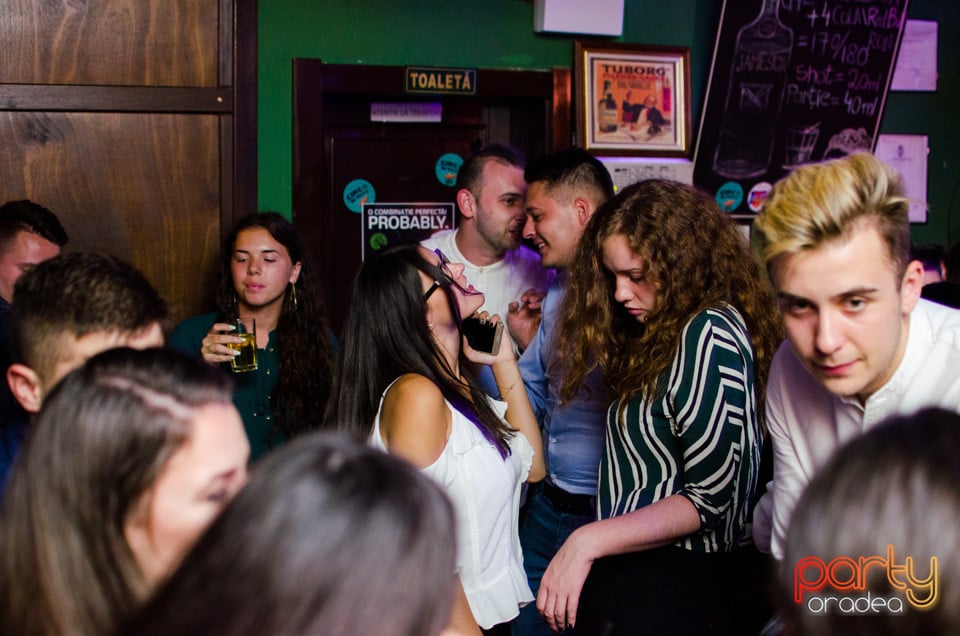 Saturday Madness, Green Pub