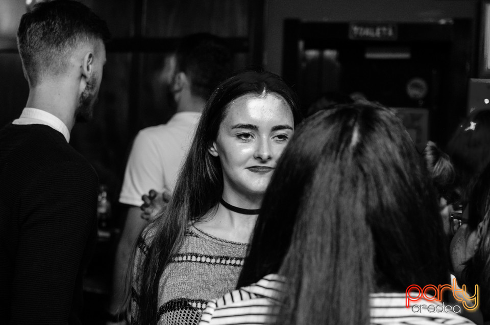 Saturday Madness, Green Pub