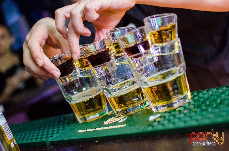 Saturday Madness, Green Pub