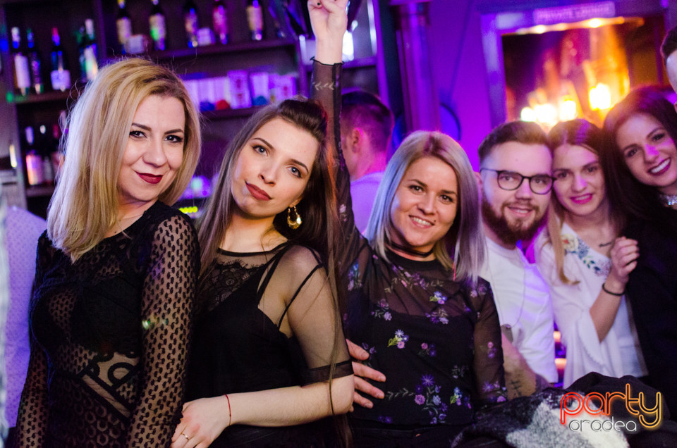 Saturday Madness, Green Pub