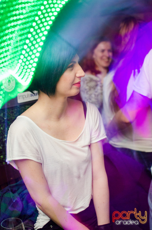 Saturday Madness, Green Pub