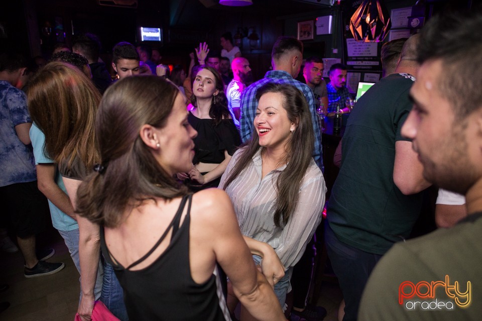 Saturday Madness, Green Pub