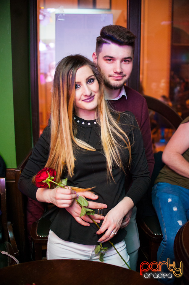 Saturday Madness, Green Pub