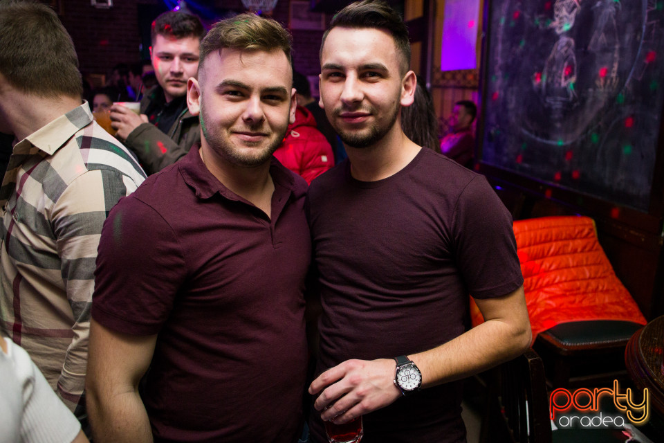 Saturday Madness, Green Pub