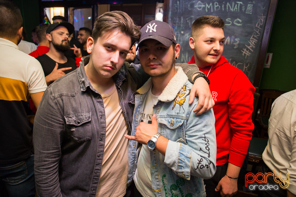 Saturday Madness, Green Pub