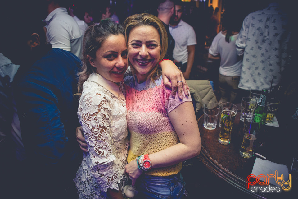 Saturday Madness, Green Pub