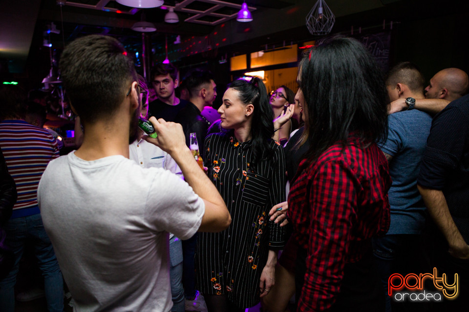 Saturday Madness, Green Pub