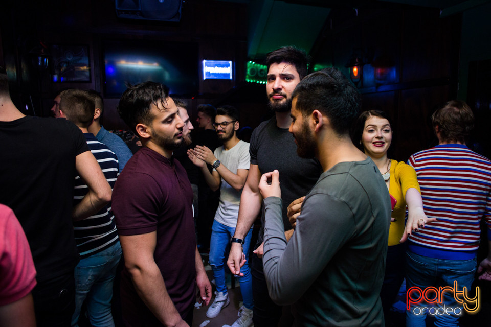 Saturday Madness, Green Pub