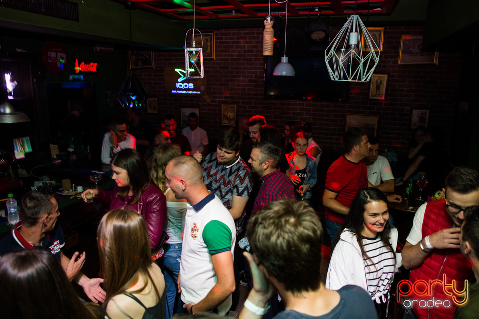 Saturday Madness, Green Pub
