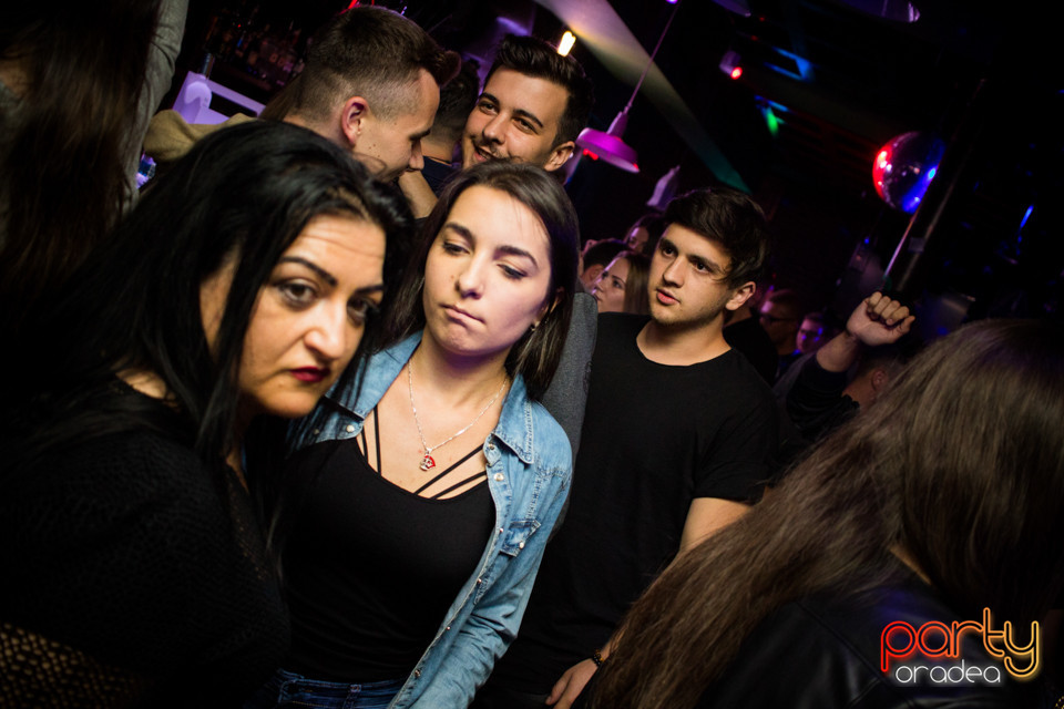 Saturday Madness, Green Pub