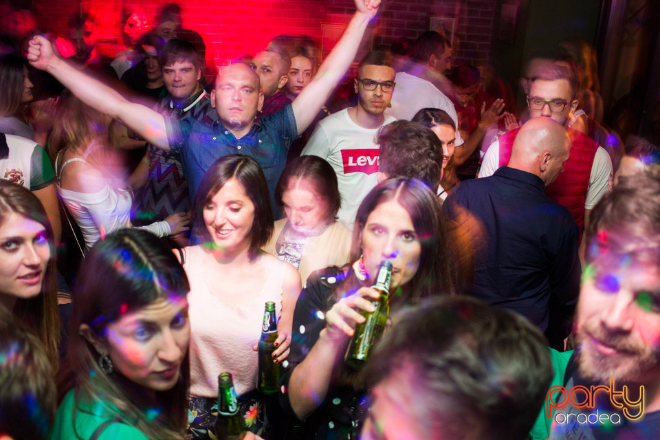Saturday Madness, Green Pub