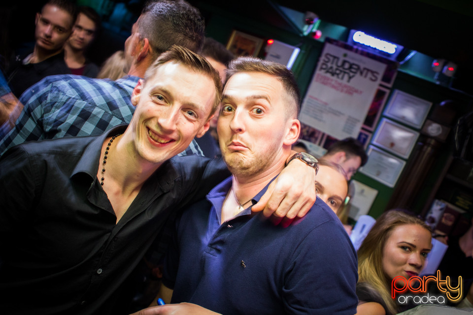 Saturday Madness, Green Pub