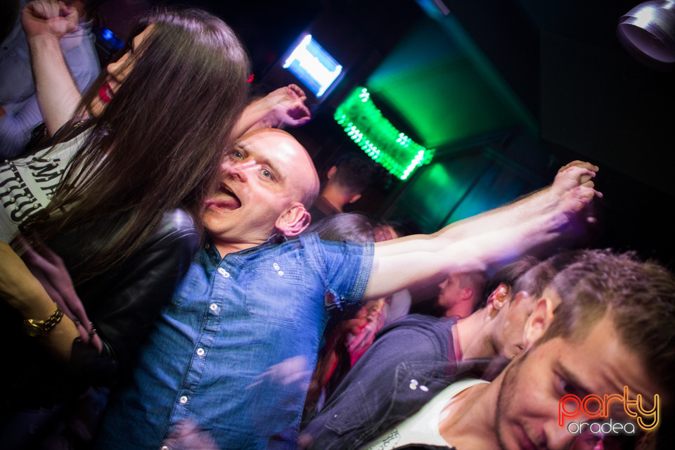 Saturday Madness, Green Pub