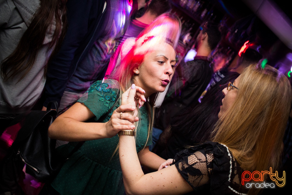 Saturday Madness, Green Pub