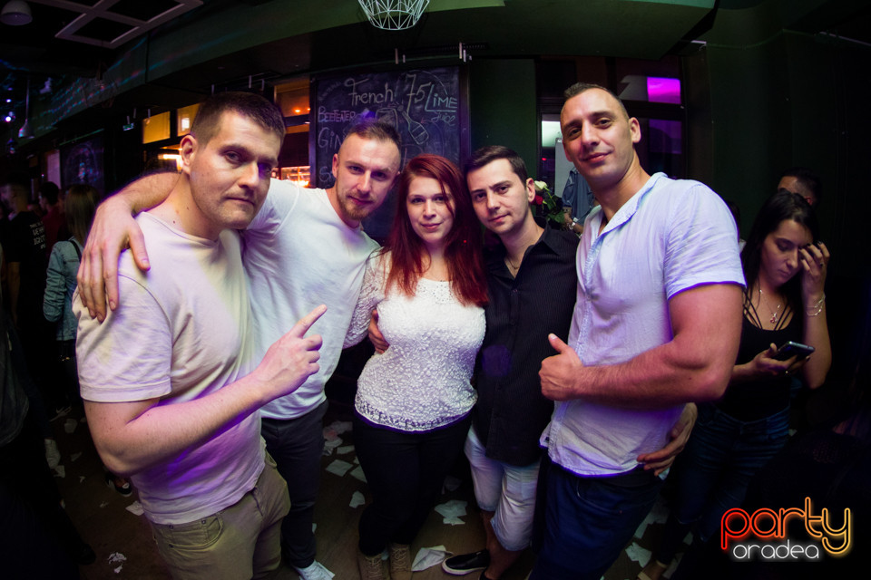 Saturday Madness, Green Pub