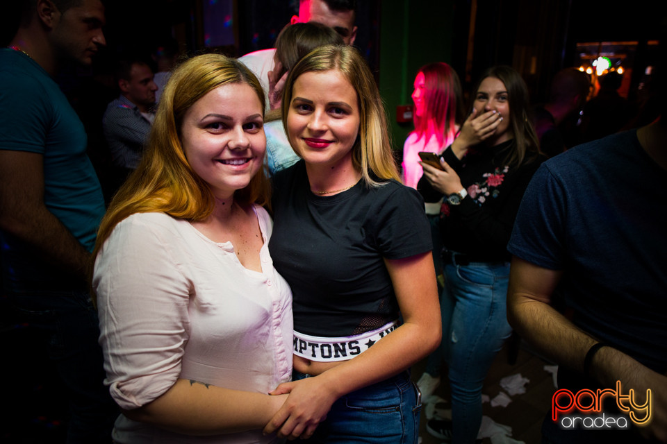 Saturday Madness, Green Pub