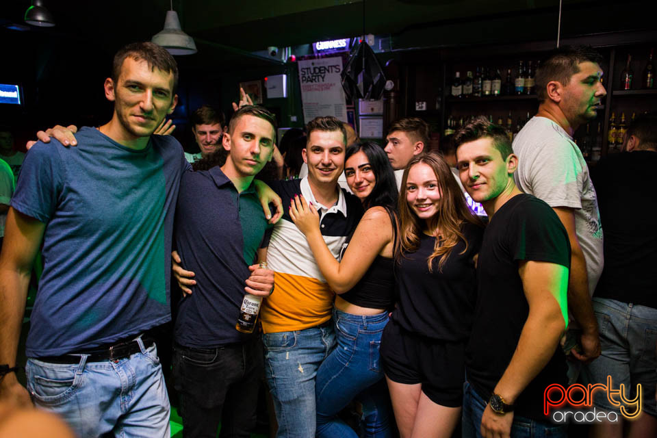 Saturday Madness, Green Pub