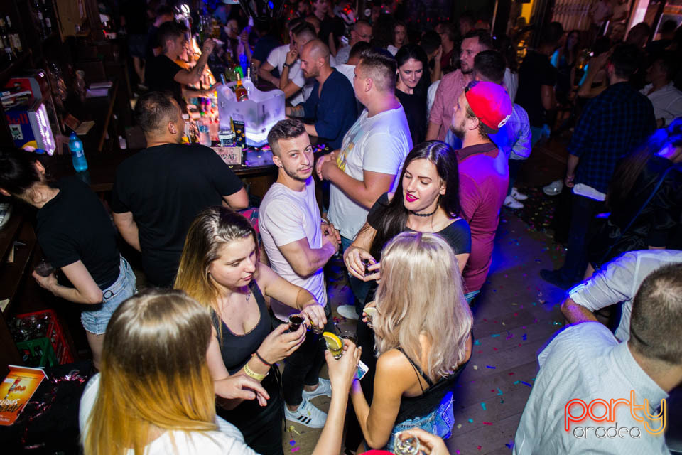 Saturday Madness, Green Pub