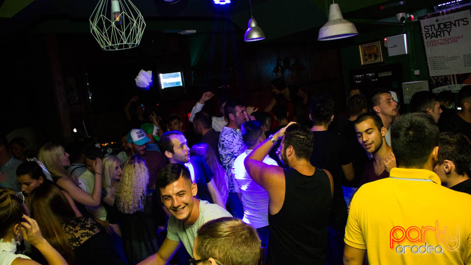 Saturday Madness, Green Pub