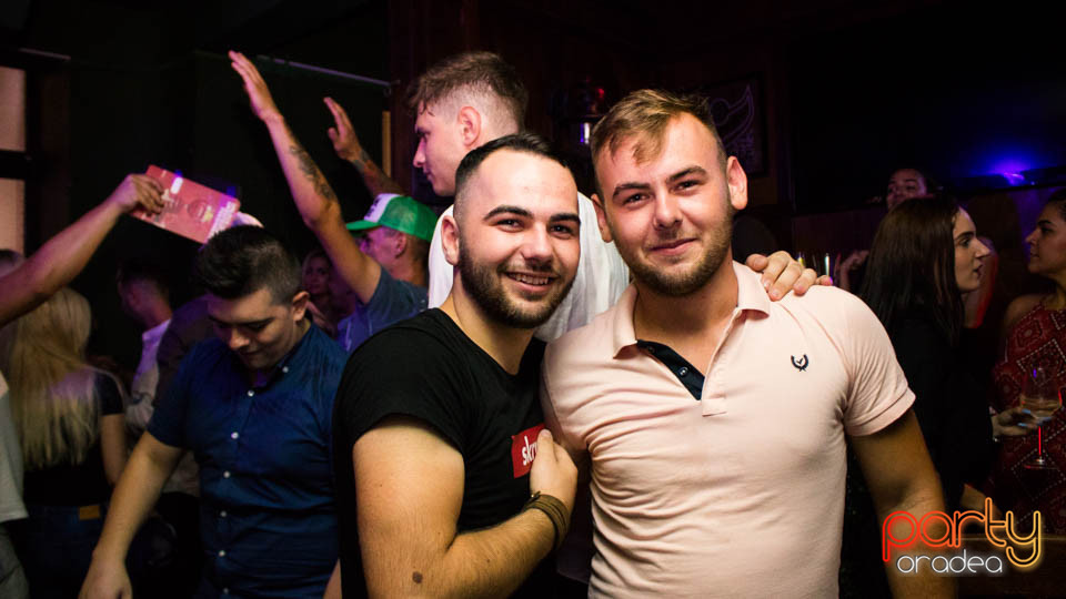 Saturday Madness, Green Pub