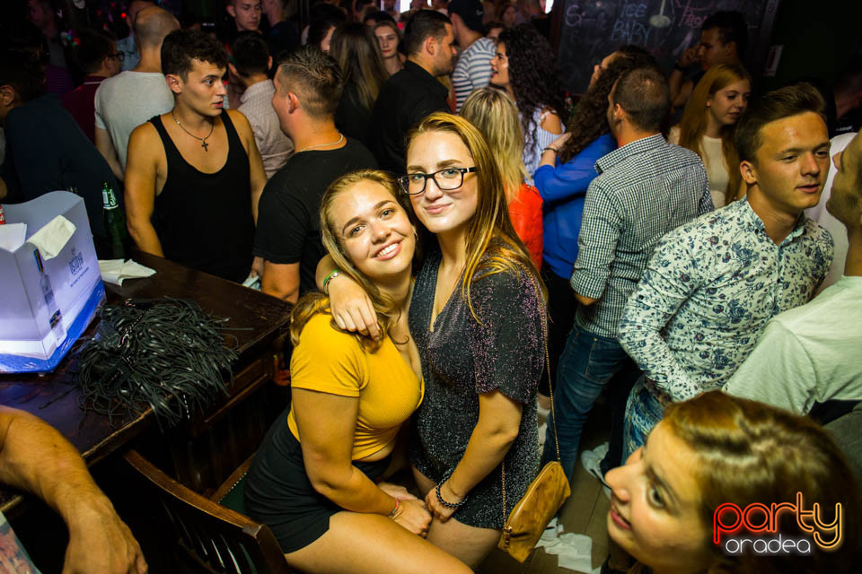 Saturday Madness, Green Pub