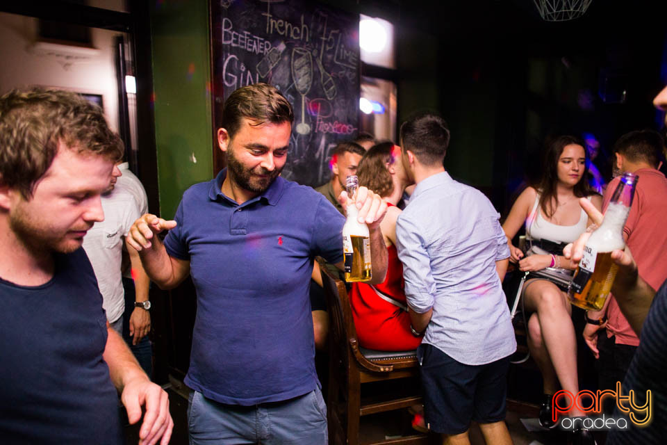 Saturday Madness, Green Pub