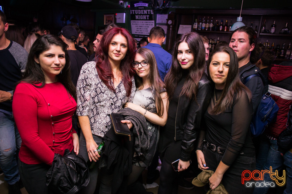 Saturday Madness, Green Pub