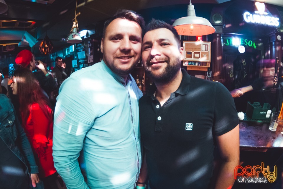 Saturday Madness, Green Pub