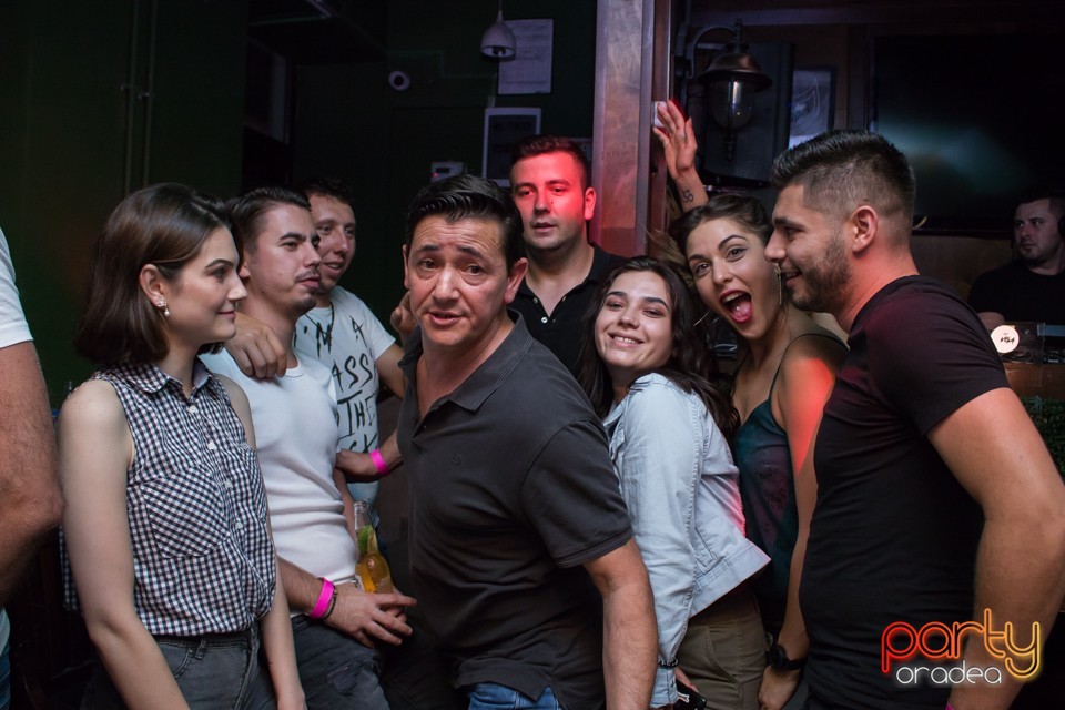 Saturday Madness, Green Pub