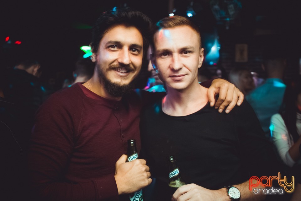 Saturday Madness, Green Pub