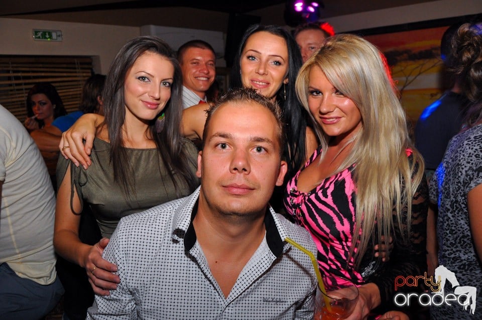 Saturday Night Birthday Party în Zulu, Zulu Caffe