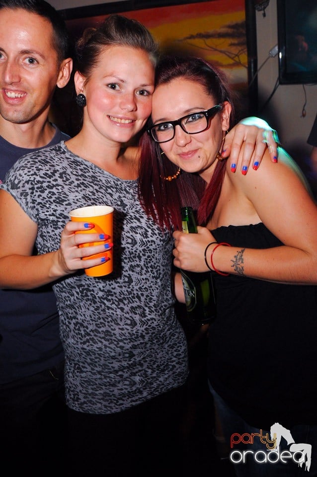 Saturday Night Birthday Party în Zulu, Zulu Caffe