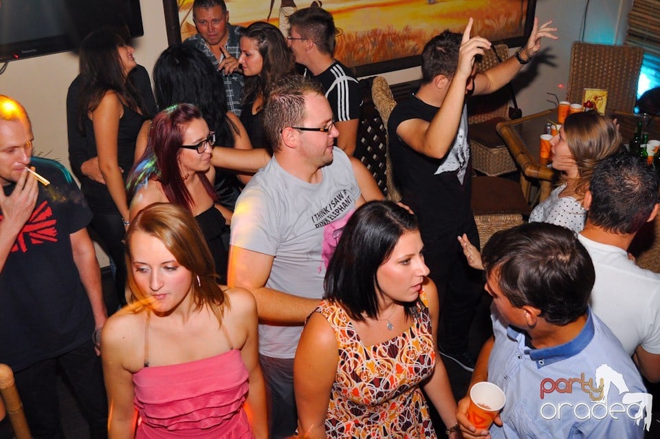 Saturday Night Birthday Party în Zulu, Zulu Caffe