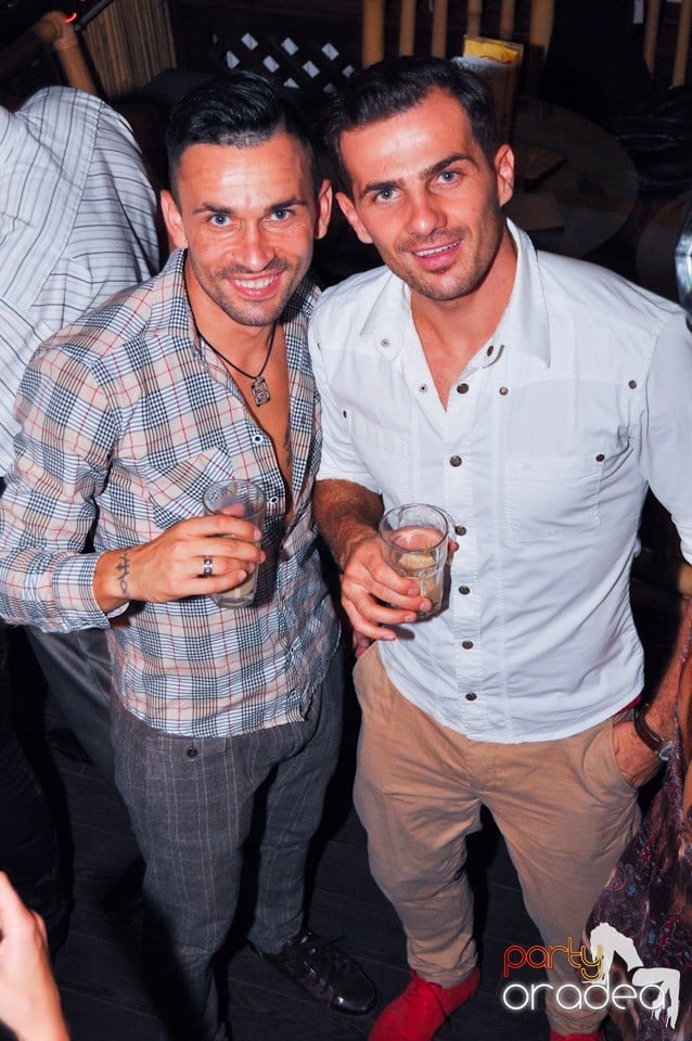 Saturday Night Birthday Party în Zulu, Zulu Caffe