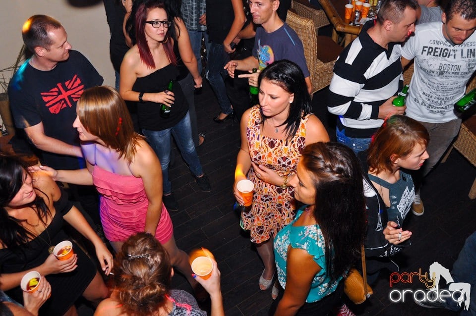 Saturday Night Birthday Party în Zulu, Zulu Caffe