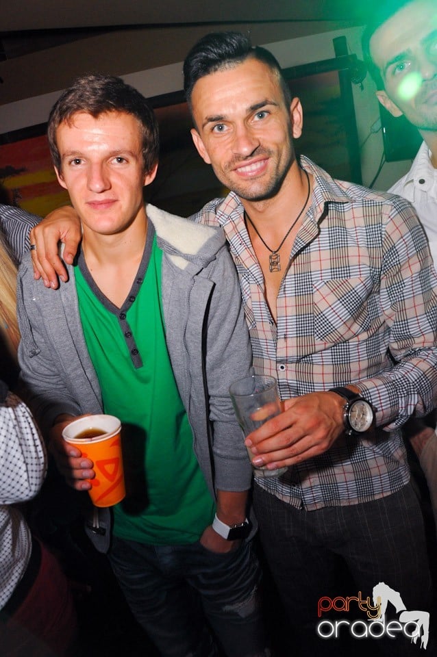 Saturday Night Birthday Party în Zulu, Zulu Caffe