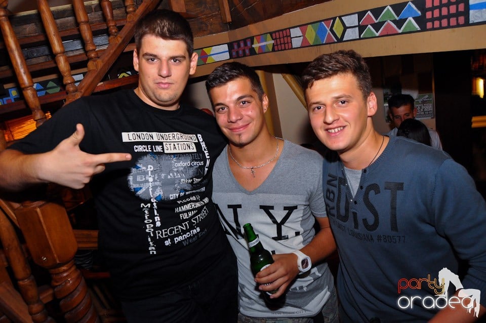 Saturday Night Birthday Party în Zulu, Zulu Caffe