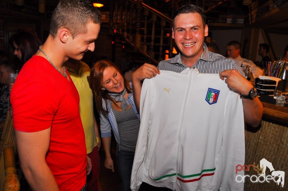 Saturday Night Birthday Party în Zulu, Zulu Caffe