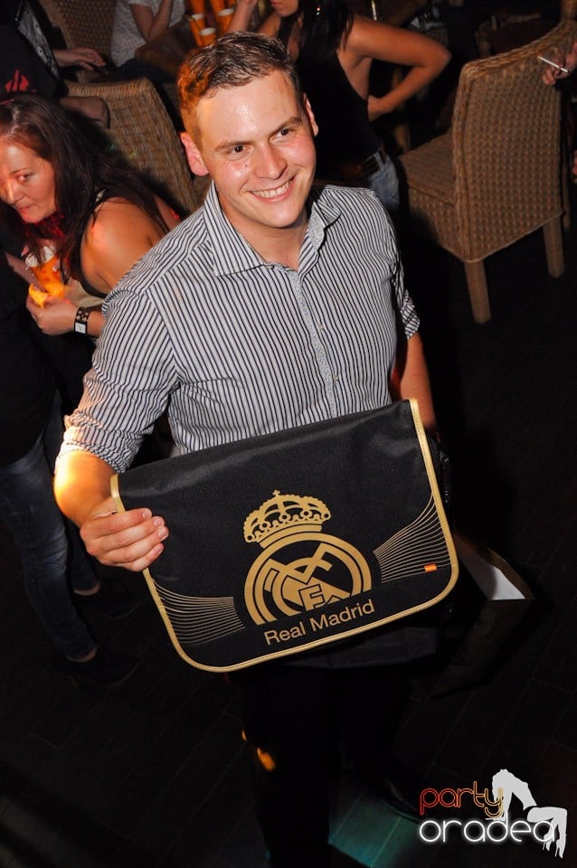 Saturday Night Birthday Party în Zulu, Zulu Caffe