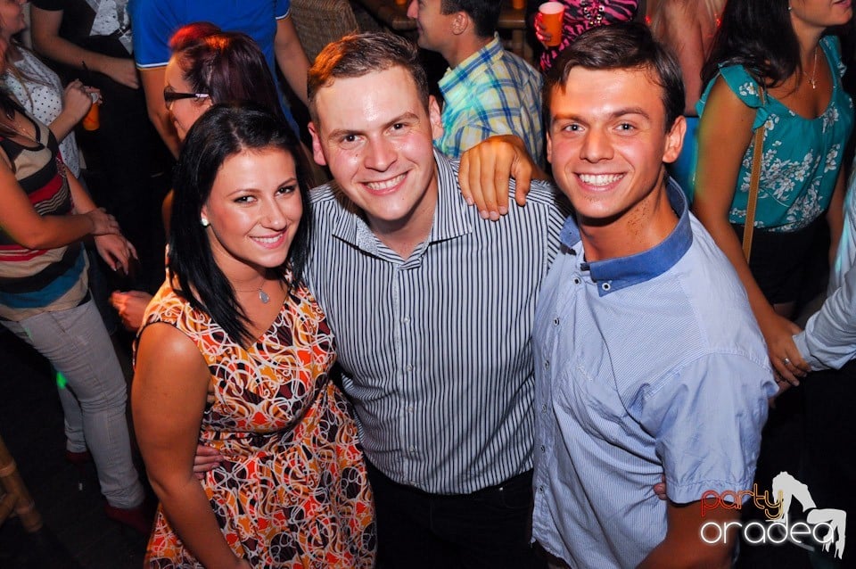 Saturday Night Birthday Party în Zulu, Zulu Caffe