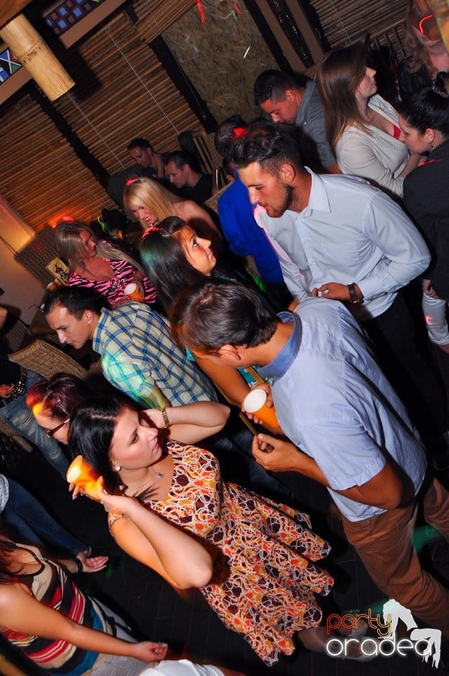 Saturday Night Birthday Party în Zulu, Zulu Caffe