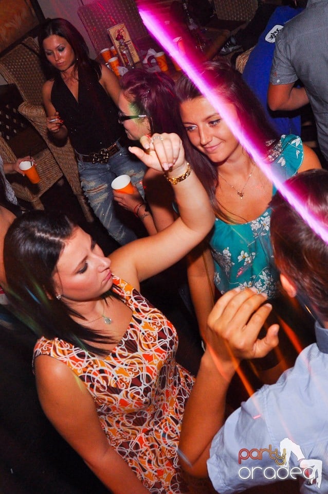 Saturday Night Birthday Party în Zulu, Zulu Caffe