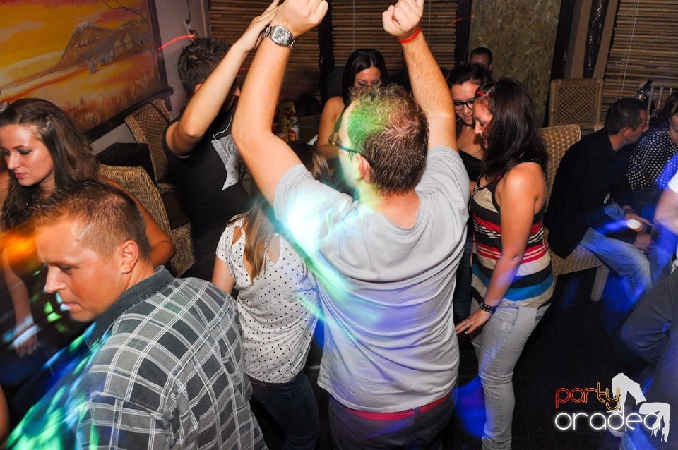 Saturday Night Birthday Party în Zulu, Zulu Caffe