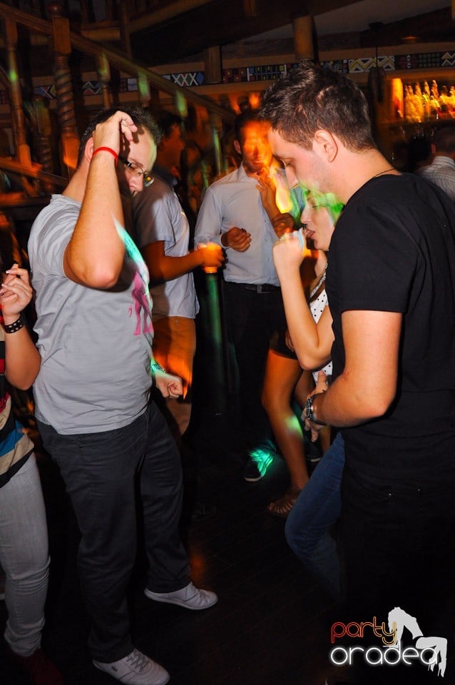 Saturday Night Birthday Party în Zulu, Zulu Caffe