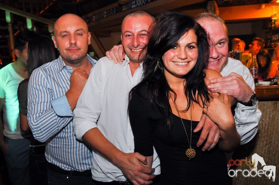 Saturday Night Birthday Party în Zulu, Zulu Caffe