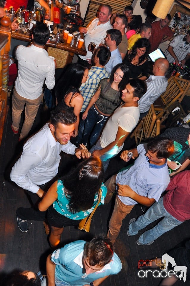 Saturday Night Birthday Party în Zulu, Zulu Caffe