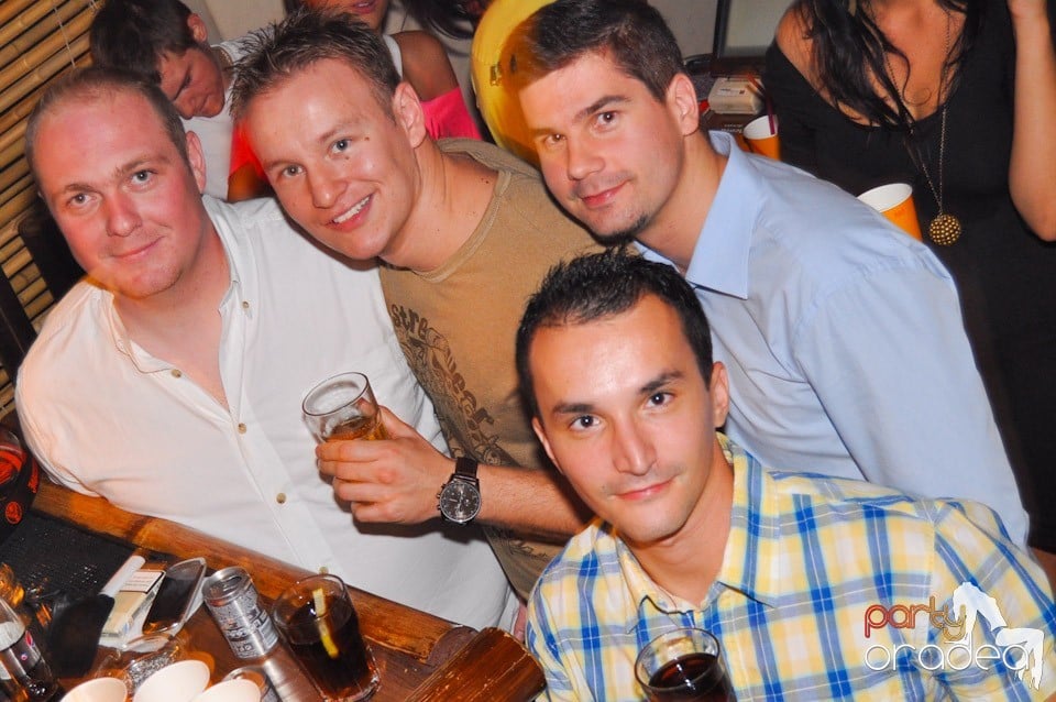 Saturday Night Birthday Party în Zulu, Zulu Caffe