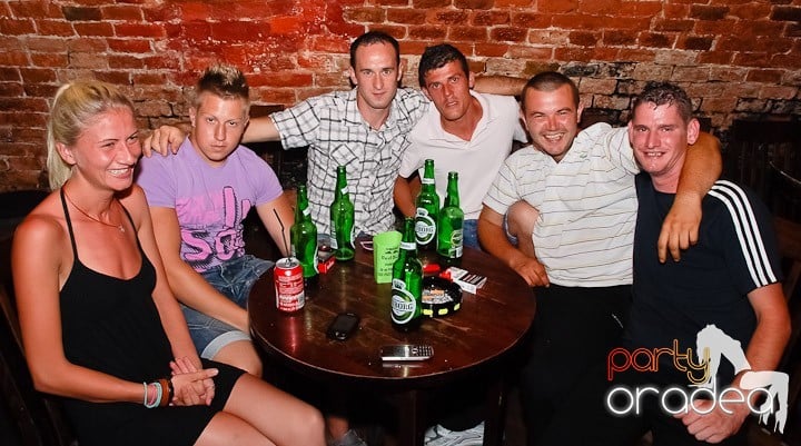 Firday Night Clubbing @ Escape, 